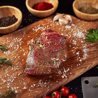 Pastrama de manzat in ierburi aromatice 500gr