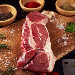 Spata de manzat cu os 500gr