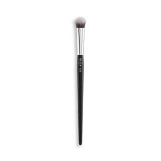 E24 SLANTED EYE BRUSH - Pennello occhi dalle setole oblique e fitte