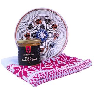 Pachet cadou cu farfurie ceramica de Horezu