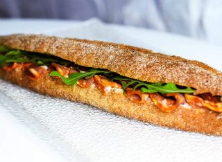 Сандвич с чоризо