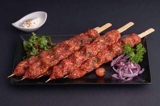 Adana kebab nepicantă