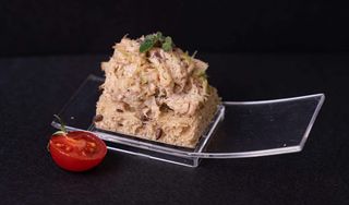 Salată de ton cu țelină apio / 100g