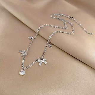 Collier décoré en forme de nœud papillon CS003