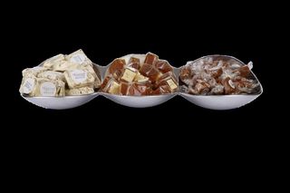 Serviteur 3 Parties Avec Assortiment Pattes Fruits Nougat Et Caramel