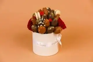 Bouquet De Fruits Enrobés De Chocolat Au Lait Et Chocolat Noir