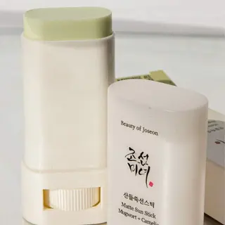 Beauty of joseon Stick Solaire Mat Armoise+Camélia (SPF 50+ PA++++) - 18 g