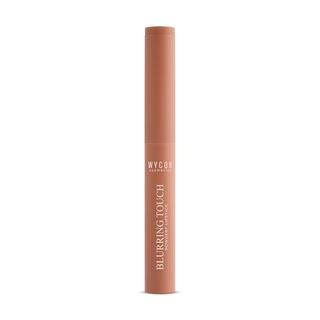 BLURRING TOUCH – Rossetto effetto velluto con applicatore cushion 01 CARAMEL NUDE