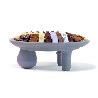 Plat Design 3 Pieds Avec 1.3 Kg De Chocolats