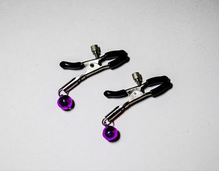 Կրծքի Ամրակ