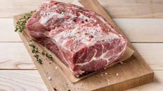 Ღორის Შეიკა Ძვლიანი 1კგ