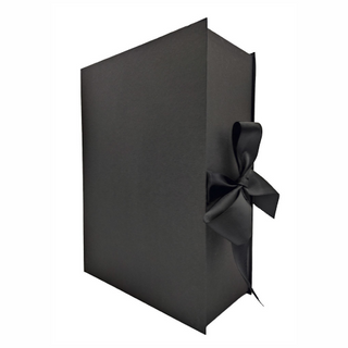 Коробка в асортименті зі стрічкою чорна 1 шт