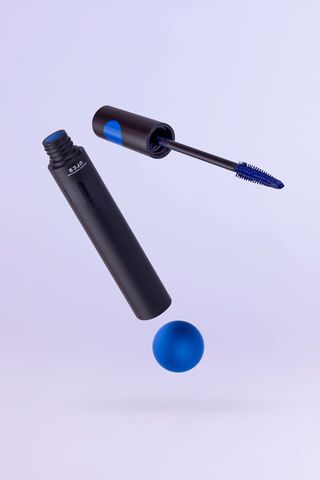 ლურჯი წამწამის ტუში