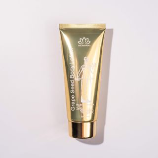 ყურძნის წიპწის ბრჭყვიალა ლოსიონი 120მლ