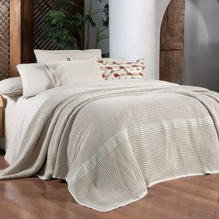 Double Bed Cover -polendia Bej;
size  200*220;