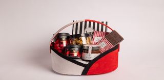 Paniers gourmands Gabrielle Tabellet + boite 4 chocolat +boite 250g+pâte à tartiné +lakrids +vrac 200g