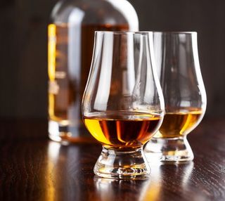 ჩამოსასხმელი ბრენდი (კონიაკი) 0.5l