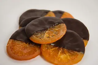 Candied orange in dark chocolate ფორთოხალი შოკოლადში, ცალი