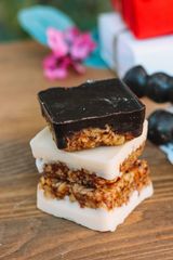 Peanuts with honey in white chocolate თეთრი გრილიაჟი, ცალი