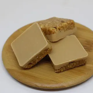 Peanuts with honey in caramel კარამელის გრილიაჟი