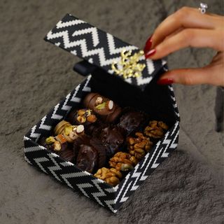 Boite Rigide Blanc et noir S - Dattes & sellou