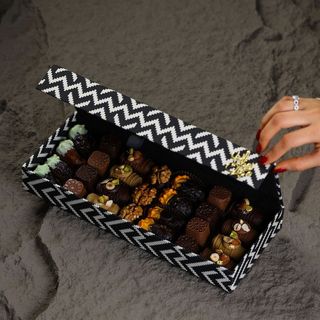 Boite Rigide Blanc et noir XL- Dattes & sellou