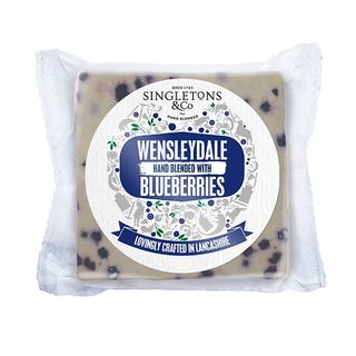 Сир Десертний Wensleydale з чорницею Singletons&Co, 200 г