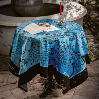 სუფრა "უცნობი გალაკტიონი" 140X140 ფირუზისფერი