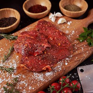 Pastrama de berbecut din pulpa 500gr