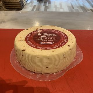 Caciotta Con Pomodoro Secco