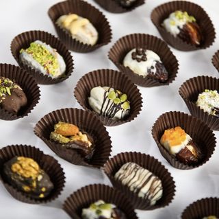 ფინიკი მიწის თხილით და თეთრი შოკოლადით 18 ცალიანი