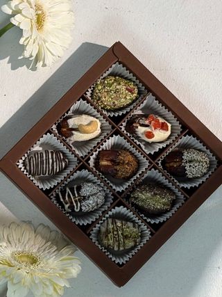 ფინიკი ნიგვზით და შავი შოკოლადით 21 ცალიანი