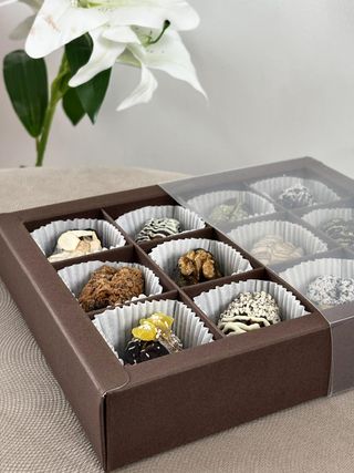 ფინიკი თხილით და თეთრი შოკოლადით 8 ცალიანი