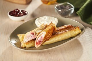 Млинці З Сиром Та Полуницею (8шт)