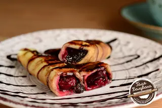 Млинці З Маком Та Вишнею