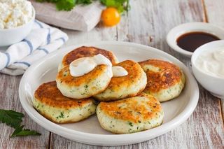 Сирнкики З Бринзою Та Зеленню