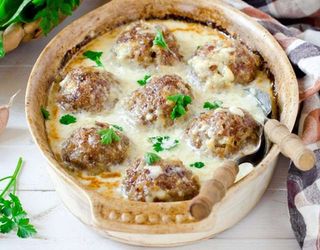 Тефтелі Курячі В Сирному Соусі 580г +- 5% Шт