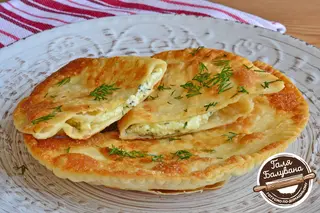Чебуреки З Сиром Та Зеленню