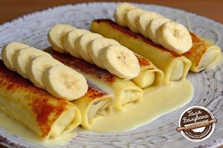 Млинці З Бананом Та Згущеним Молоком