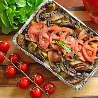 Пательня З Куркою Та Грибами Та Помідором Шт