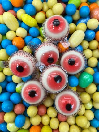 Очі (желейна Цукерка З Полуничною Начинкою Всередині)