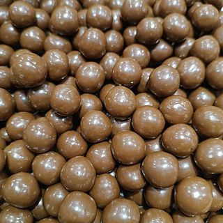 Фундук В Молочному Шоколаді ( 50 Грам )