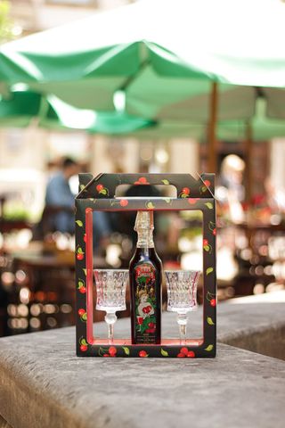 Набір Келихів Та Пляшка Вишнівки (0.5л)