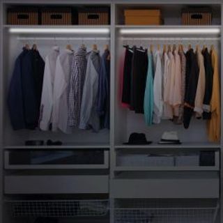 Kit Striscia Led 1mt 2,4w Luce Naturale A Batteria Con Sensore Di Movimento Ip65 420007111