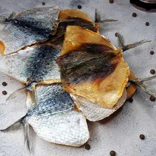 Луна (100г.)