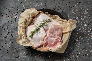 Стегно куряче (100г)