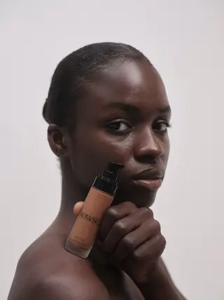 Tinted Glow Serum with Exosomes: Deep