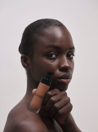 Tinted Glow Serum with Exosomes: Deep