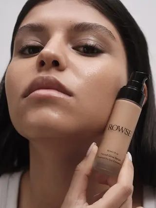 Tinted Glow Serum with Exosomes: Medium