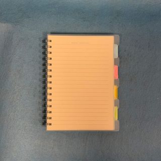 ბლოკნოტი განყოფილებით A5 გამჭვირვალე ყდით